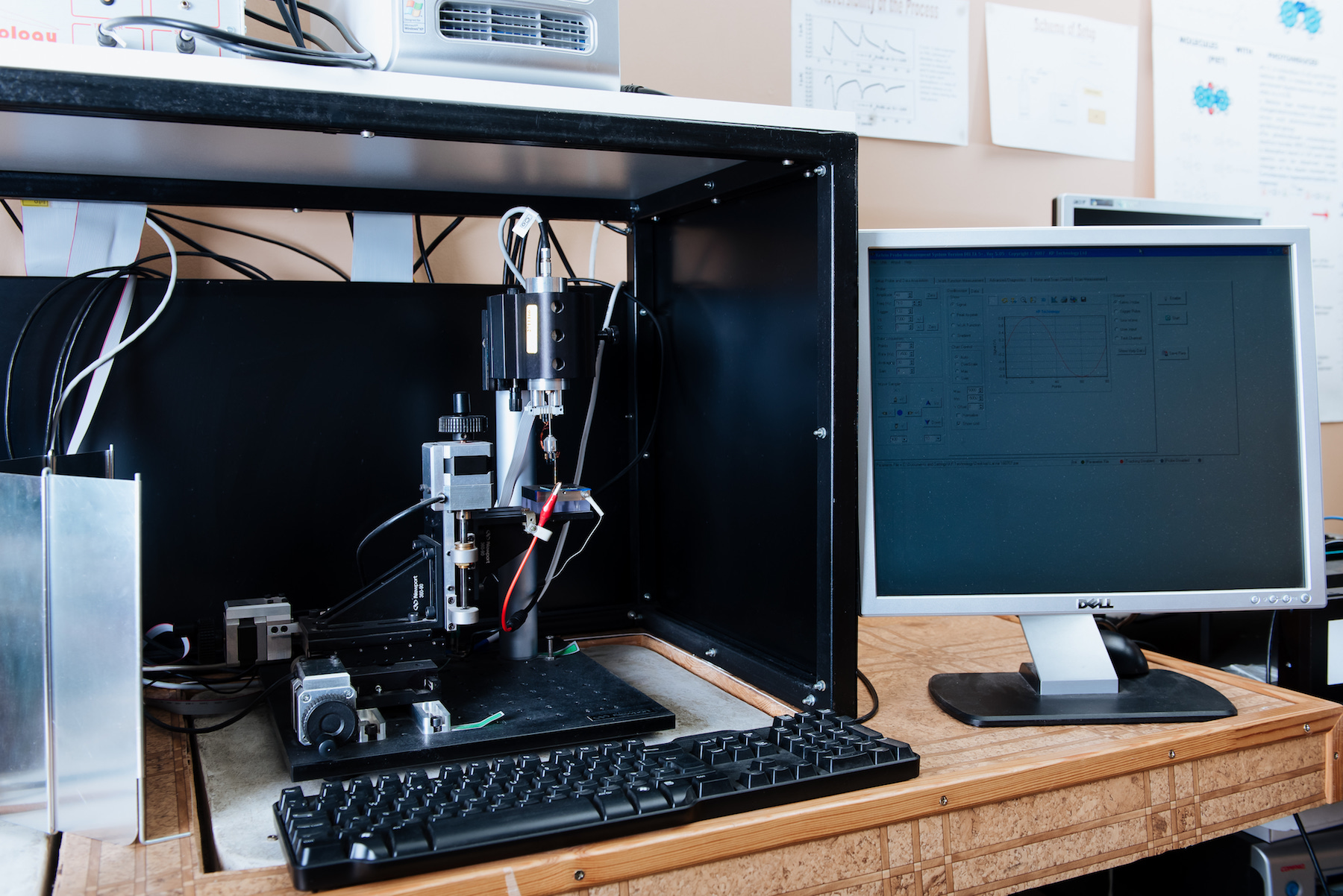 Scanning Kelvin probe system