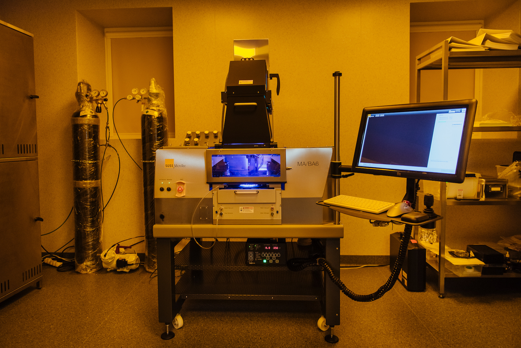 Mask aligner Materize